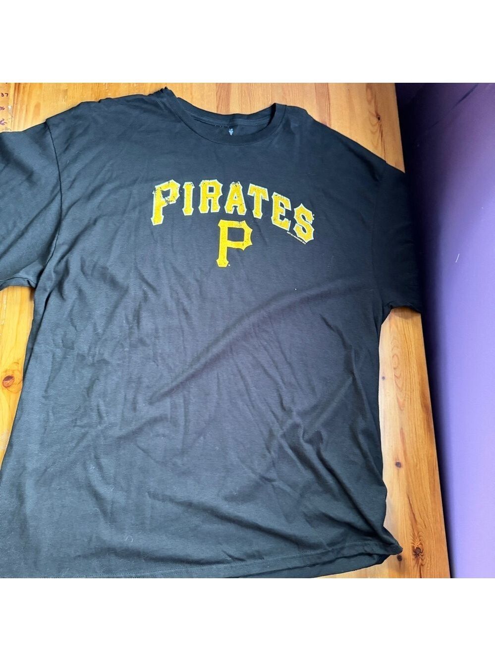 NBL pittburgh pirates Tshirt size xxl